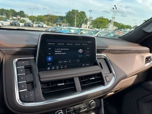 Used 2021 GMC Yukon SLT w/ SLT Luxury Plus Package AWD/4WD image 16