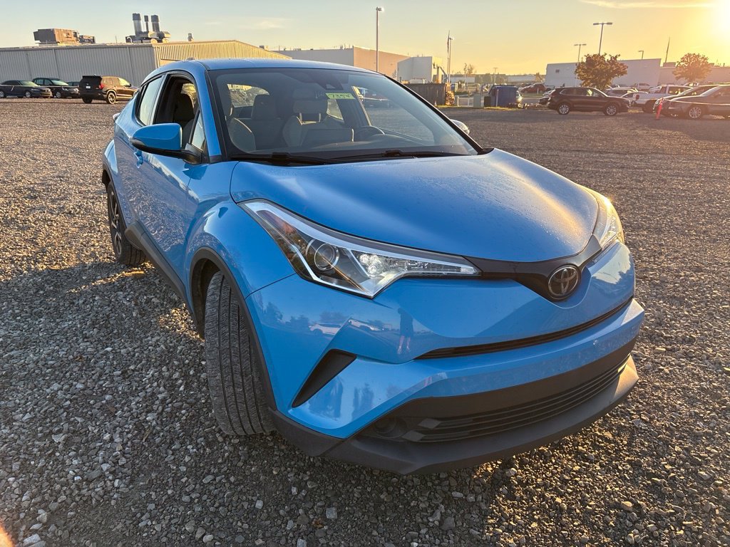 Used 2019 Toyota C-HR XLE FWD image 11