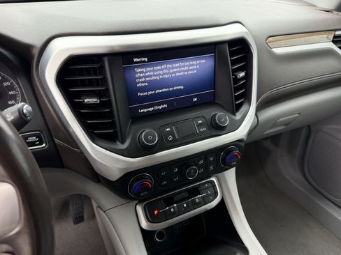 Used 2020 GMC Acadia SLE image 19
