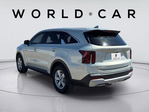 Used 2026 Kia Sorento LX image 5