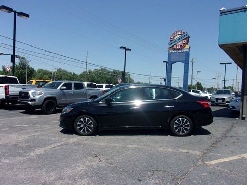 Used 2019 Nissan Sentra S FWD image 1