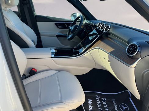 Certified 2025 Mercedes-Benz GLC 300 4MATIC image 15