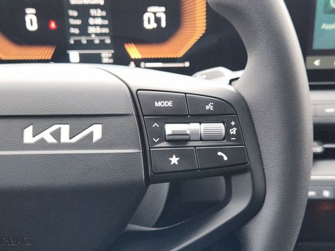 New 2026 Kia K4 LXS FWD image 25
