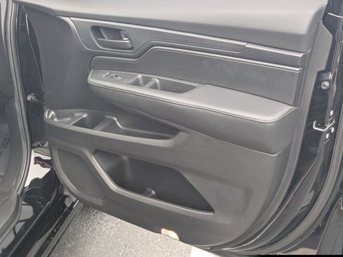 Used 2025 Honda Odyssey Sport-L image 13