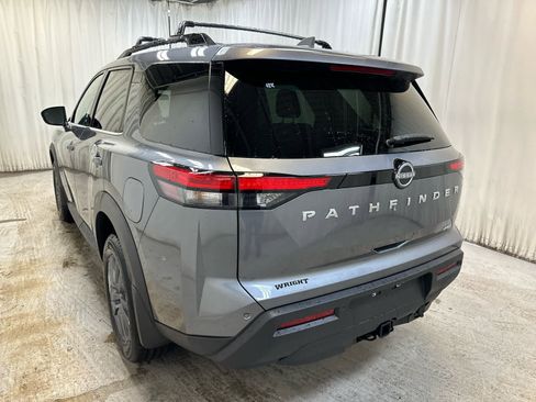 New 2025 Nissan Pathfinder SV image 2
