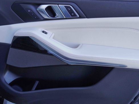 Certified 2026 BMW X7 M60i image 32