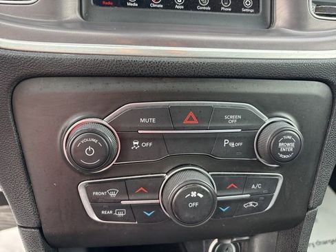 Used 2022 Dodge Charger SXT w/ Leather Interior Group image 16