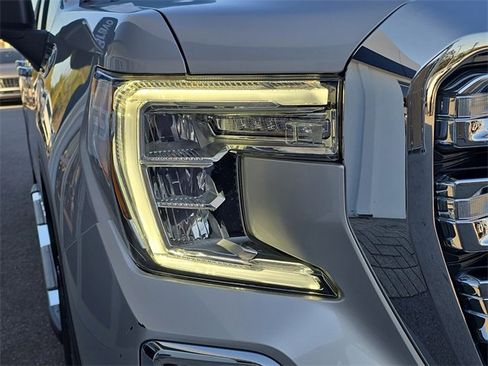 Used 2021 GMC Sierra 1500 SLT w/ SLT Premium Package image 10