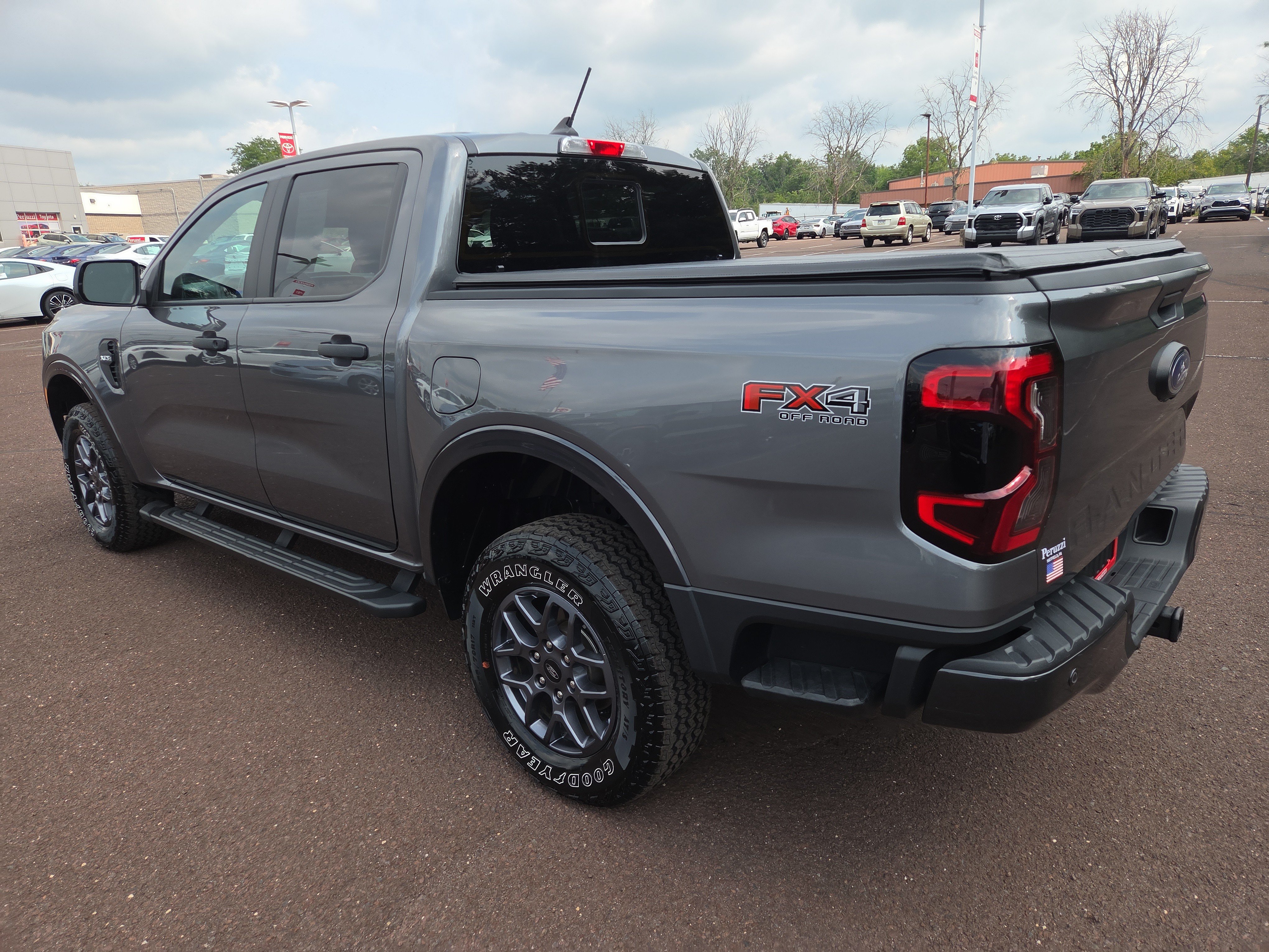 Used 2024 Ford Ranger XLT w/ FX4 Off-Road Package AWD/4WD image 5