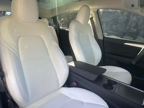 Used 2023 Tesla Model Y Long Range image 46