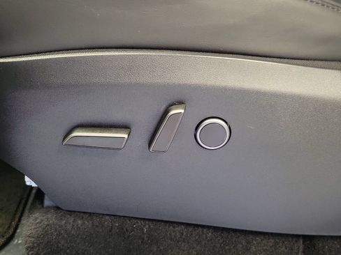 Used 2025 Tesla Model Y Long Range RWD image 15