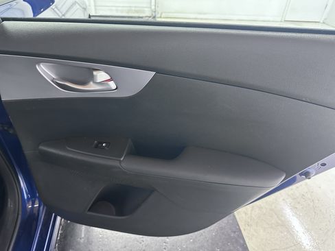 Used 2022 Kia Forte LXS FWD image 32