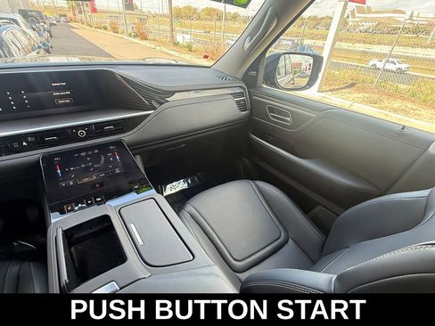 Used 2025 INFINITI QX80 Pure image 11