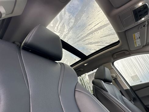 Certified 2025 Acura MDX FWD w/ Technology Package image 16