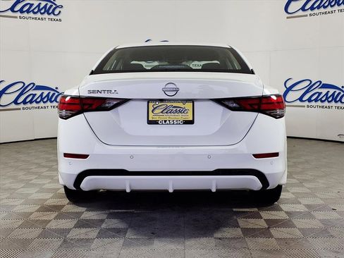 Used 2024 Nissan Sentra S image 4