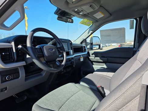 New 2026 Ford F250 XL w/ XL Chrome Package image 26
