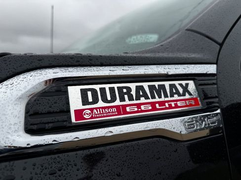 Used 2021 GMC Sierra 2500 Denali w/ Denali Black Diamond Edition image 11