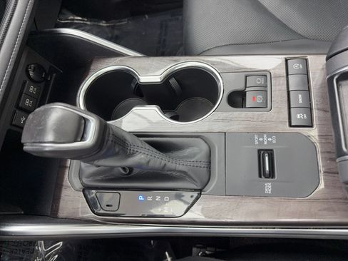 Used 2020 Toyota Highlander Platinum FWD image 31