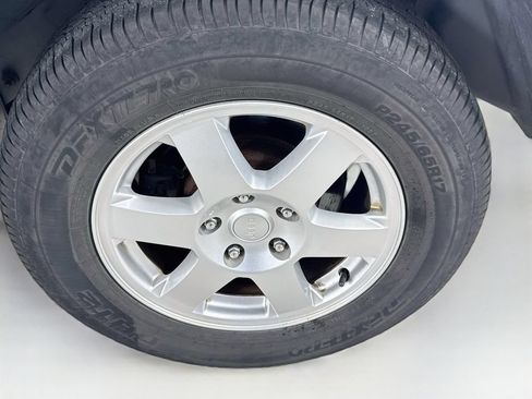 Used 2010 Jeep Grand Cherokee Laredo AWD/4WD image 37