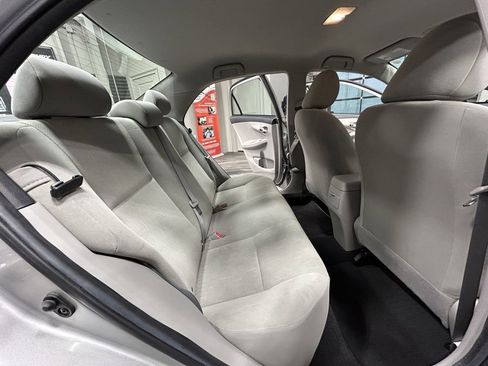 Used 2013 Toyota Corolla L image 37