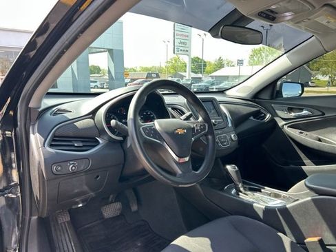 Used 2017 Chevrolet Malibu LS FWD image 25