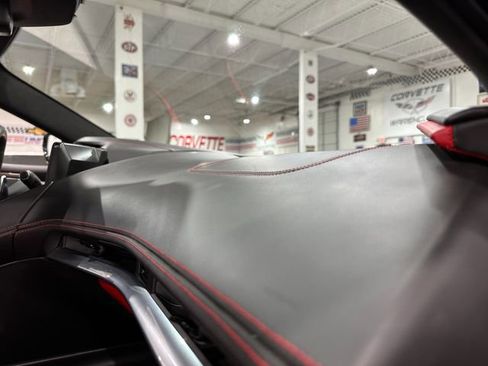 Used 2021 Chevrolet Corvette Stingray Premium Conv w/ Z51 Performance Package RWD image 29