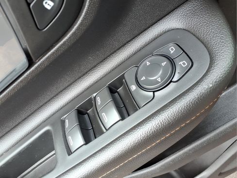 Used 2019 GMC Terrain SLE w/ Driver Convenience Package FWD image 16