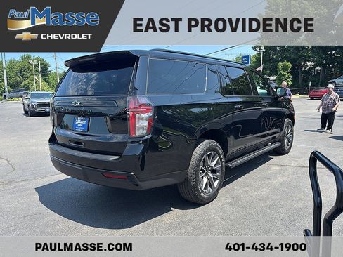 Used 2023 Chevrolet Suburban Z71 w/ Luxury Package AWD/4WD image 7