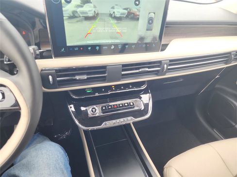 New 2026 Lincoln Corsair Reserve image 33