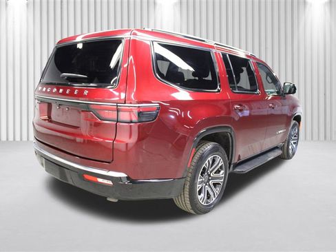 Used 2025 Jeep Wagoneer Series II image 3