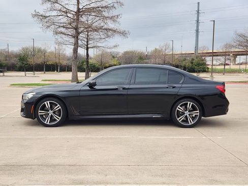 Used 2017 BMW 740i image 4