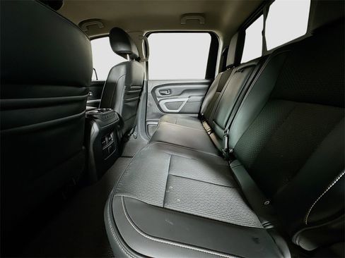 Used 2016 Nissan Titan PRO-4X image 25