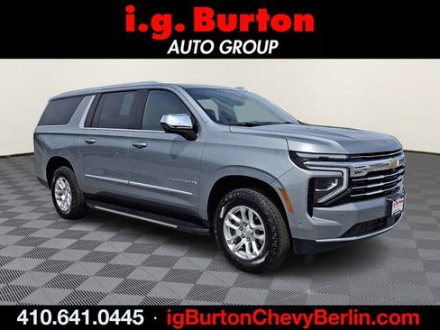 Certified 2025 Chevrolet Suburban LT AWD/4WD image 1