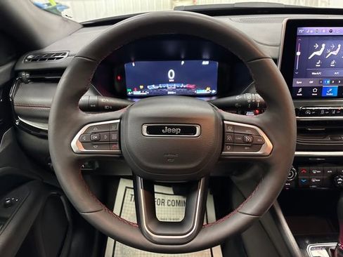 Used 2025 Jeep Compass Trailhawk w/ Trailhawk Elite Group image 14