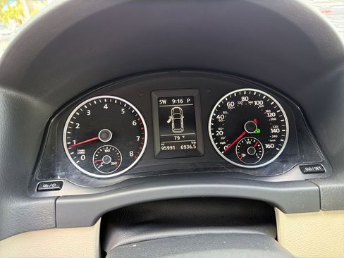 Used 2016 Volkswagen Tiguan R-Line FWD image 25