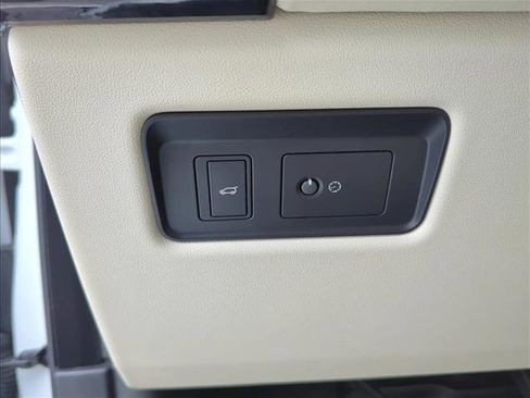 Used 2021 Land Rover Range Rover P525 Westminster Edition image 11