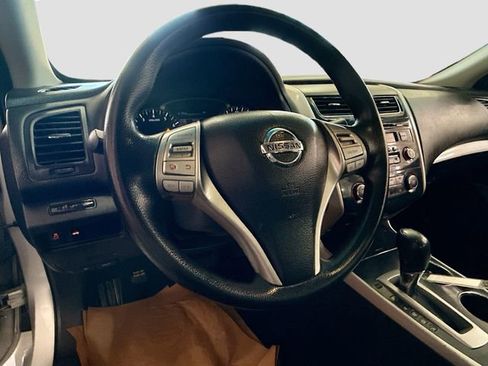 Used 2014 Nissan Altima 2.5 S FWD image 12