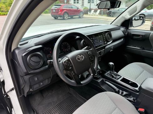 Used 2021 Toyota Tacoma SR AWD/4WD image 18