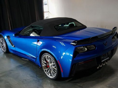 Used 2015 Chevrolet Corvette Z06 w/ 3LZ Preferred Equipment Group RWD image 52