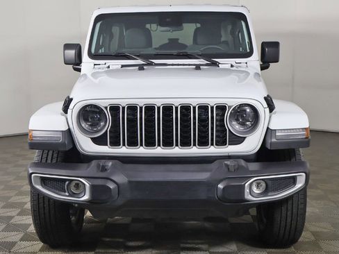Used 2025 Jeep Wrangler Unlimited Sahara AWD/4WD image 10