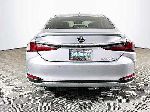 New 2025 Lexus ES 300h w/ Premium Package image 6