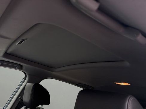 Used 2022 Honda CR-V Touring image 11