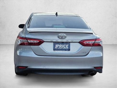 Used 2019 Toyota Camry XLE image 6