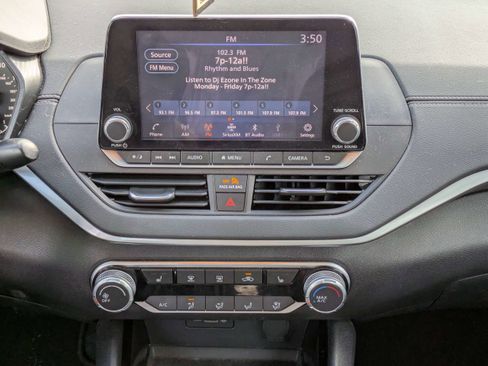 Used 2021 Nissan Altima 2.5 SV w/ SV Premium Package image 26