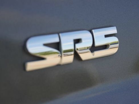 Used 2015 Toyota Tundra SR5 w/ SR5 Upgrade Package RWD image 6