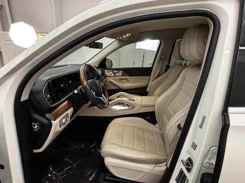Used 2021 Mercedes-Benz GLS 450 4MATIC image 13