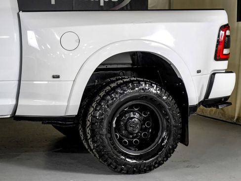 Used 2022 RAM 3500 Laramie w/ Night Edition image 13