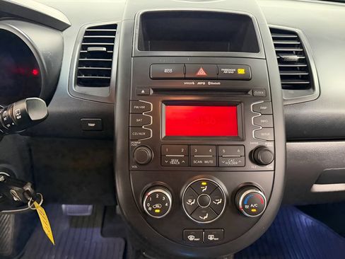 Used 2012 Kia Soul FWD image 17