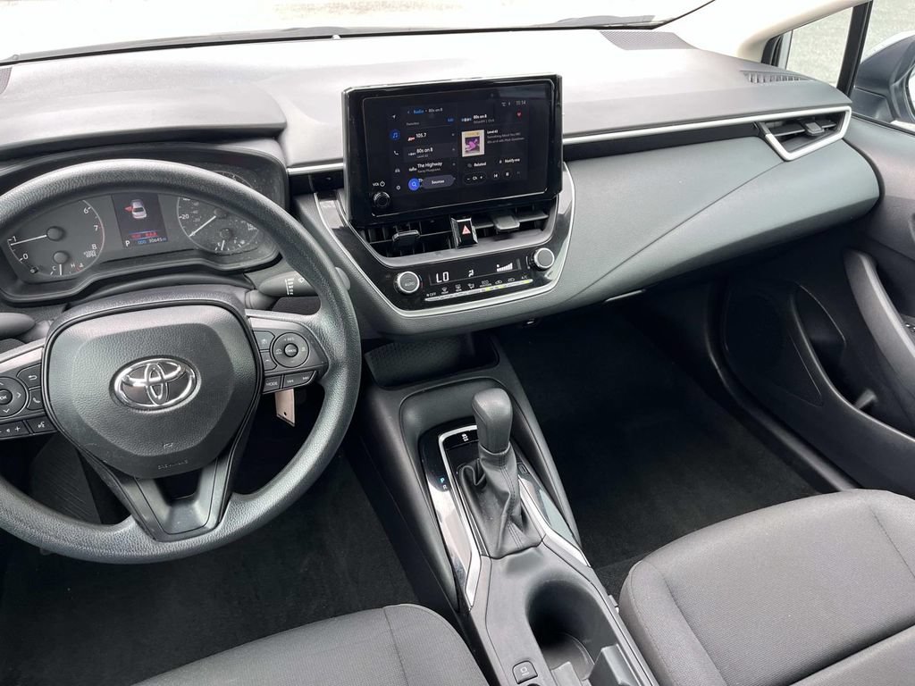 Used 2025 Toyota Corolla LE FWD image 14
