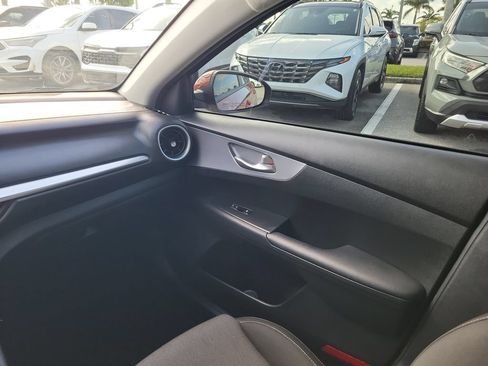 Used 2023 Kia Forte LXS FWD image 14